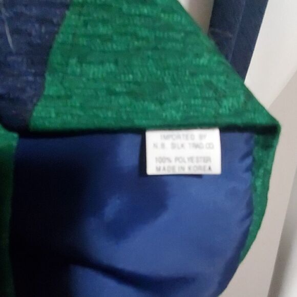 Renaissance Hand Made Golf Christmas Scene Tie - Picture 5 of 5